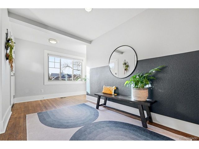 980 Elm St, Denver, CO 80220