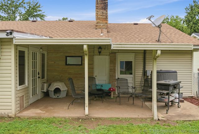 228 S Bell, Vinita, OK 74301