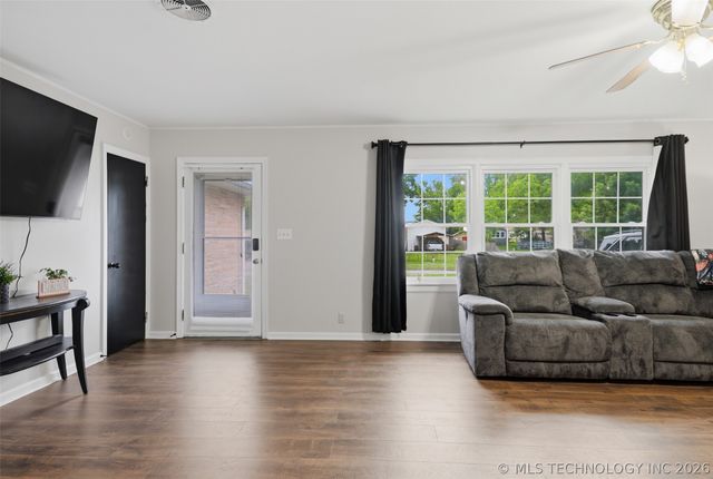 228 S Bell, Vinita, OK 74301