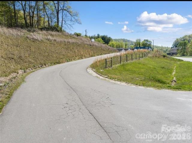 6045 US 19E Highway, Burnsville, NC 28714
