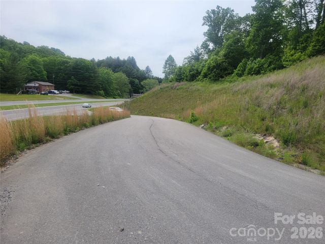 6045 US 19E Highway, Burnsville, NC 28714