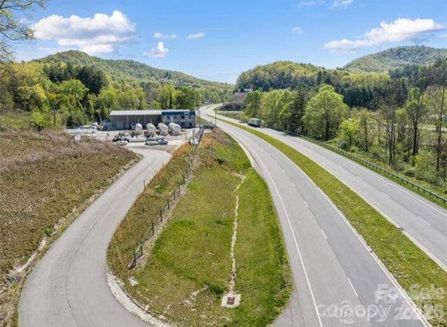 6045 US 19E Highway, Burnsville, NC 28714