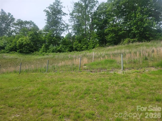 6045 US 19E Highway, Burnsville, NC 28714