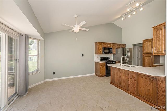 1600 Summerpoint Drive, Fenton, MO 63026