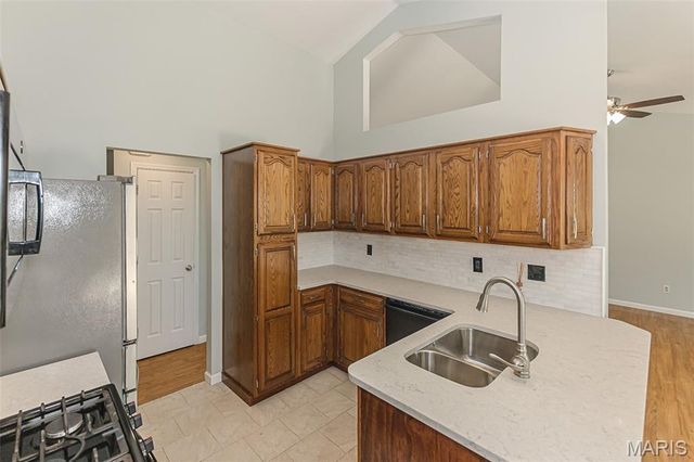 1600 Summerpoint Drive, Fenton, MO 63026