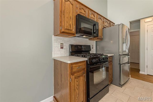 1600 Summerpoint Drive, Fenton, MO 63026