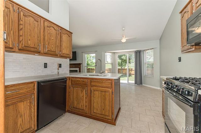 1600 Summerpoint Drive, Fenton, MO 63026
