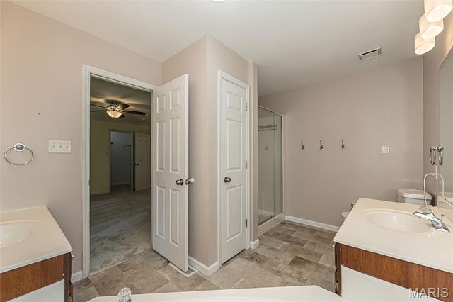 1600 Summerpoint Drive, Fenton, MO 63026