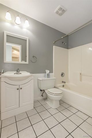 1600 Summerpoint Drive, Fenton, MO 63026