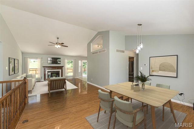 1600 Summerpoint Drive, Fenton, MO 63026