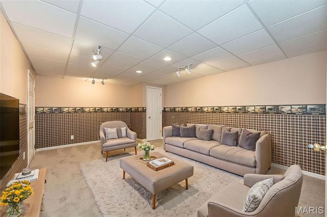1600 Summerpoint Drive, Fenton, MO 63026
