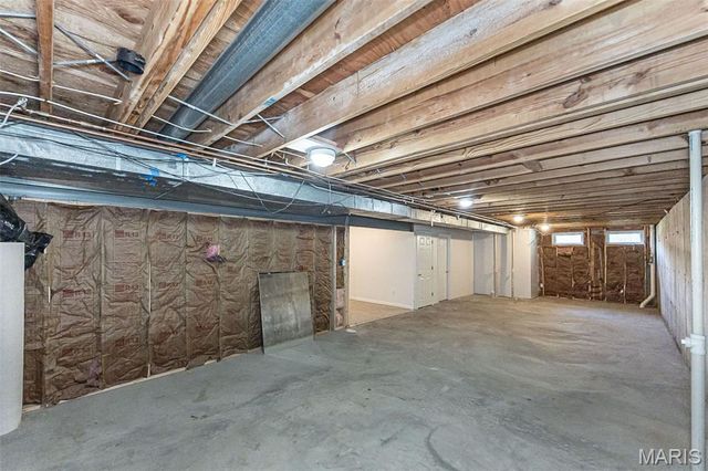 1600 Summerpoint Drive, Fenton, MO 63026