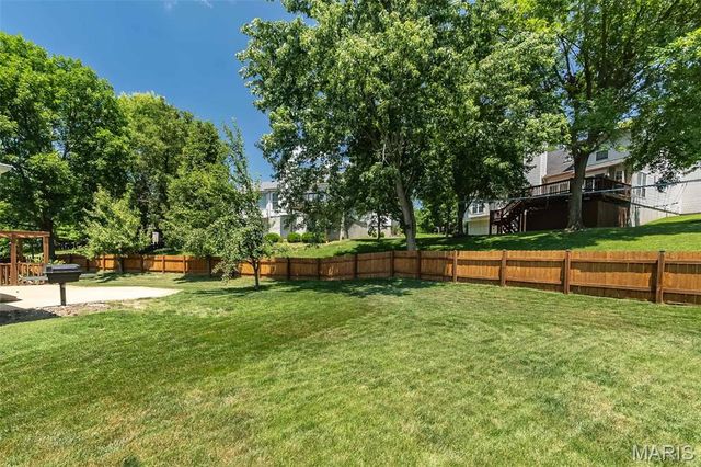 1600 Summerpoint Drive, Fenton, MO 63026