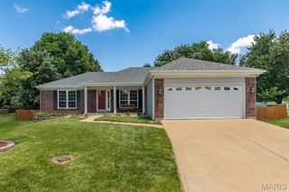 1600 Summerpoint Drive, Fenton, MO 63026