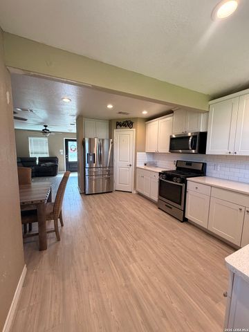 551 Westbend, San Antonio, TX 78227