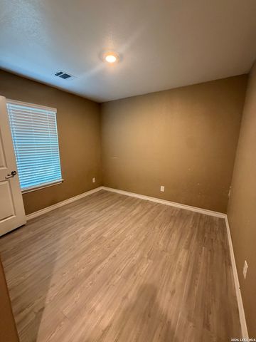 551 Westbend, San Antonio, TX 78227
