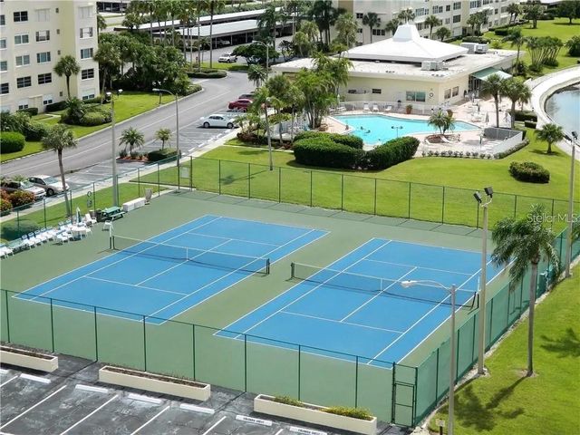 4575 COVE CIRCLE 703, St Petersburg, FL 33708