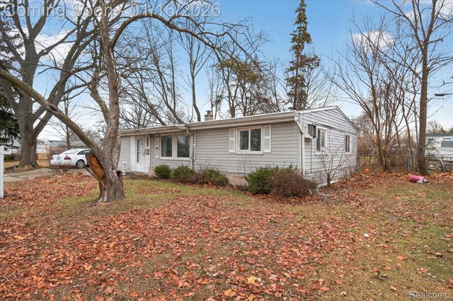 1307 S Carlson Street, Westland, MI 48186