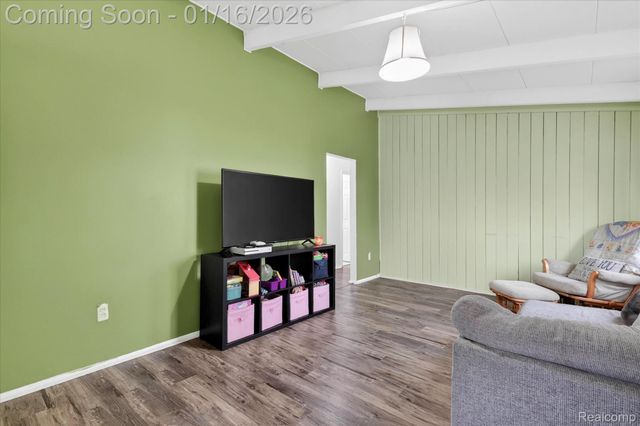 1307 S Carlson Street, Westland, MI 48186