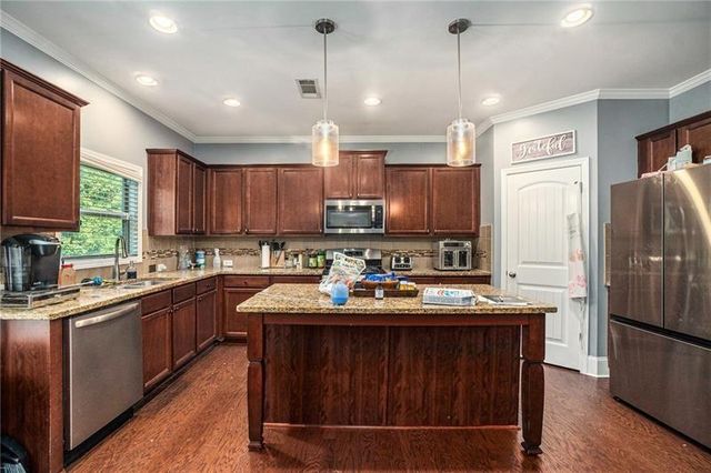 566 Olympic Way, Acworth, GA 30102