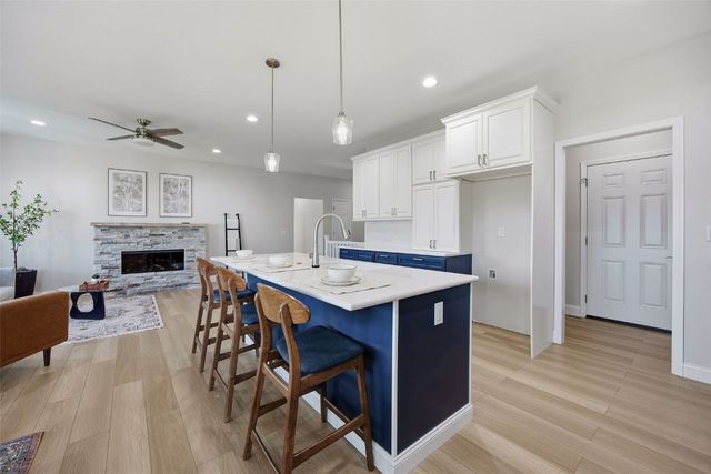 2416 Kestrel Drive SE, Cedar Rapids, IA 52403