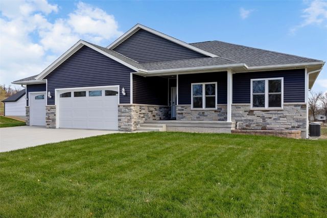 2416 Kestrel Drive SE, Cedar Rapids, IA 52403