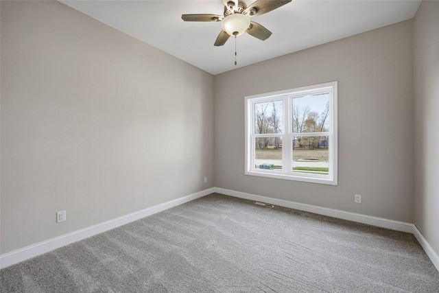 2416 Kestrel Drive SE, Cedar Rapids, IA 52403