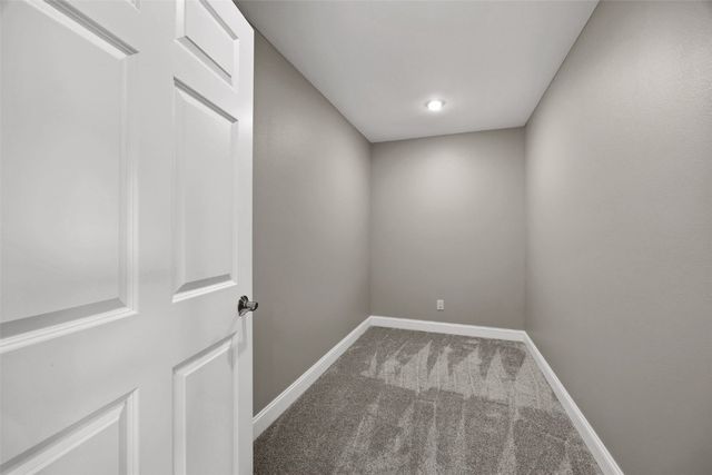 2416 Kestrel Drive SE, Cedar Rapids, IA 52403