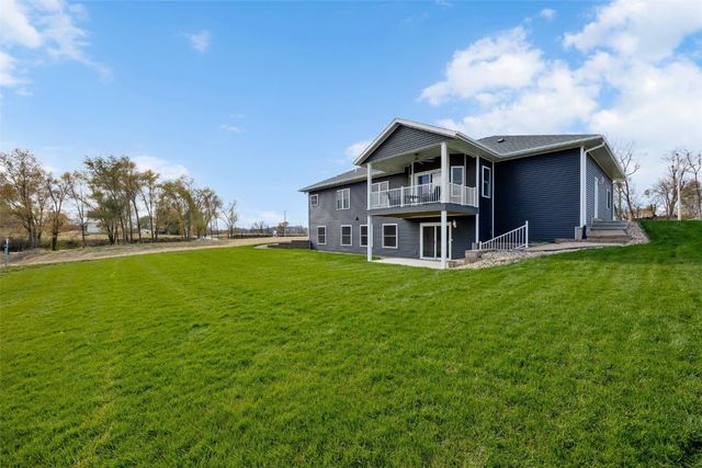 2416 Kestrel Drive SE, Cedar Rapids, IA 52403