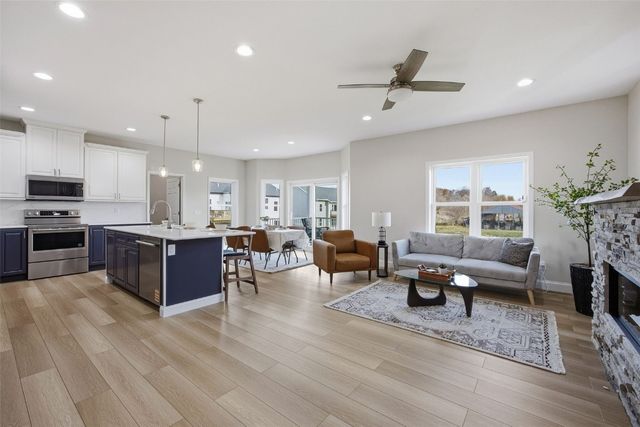 2416 Kestrel Drive SE, Cedar Rapids, IA 52403