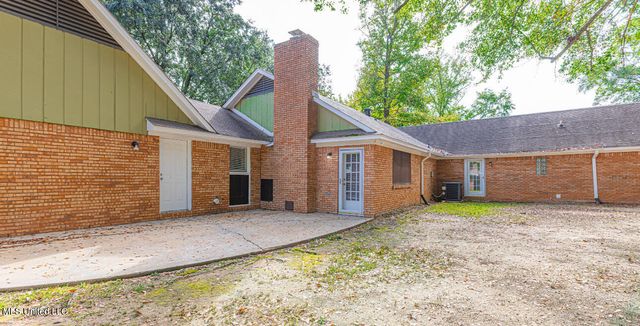 312 Busick Wells Road, Brandon, MS 39042