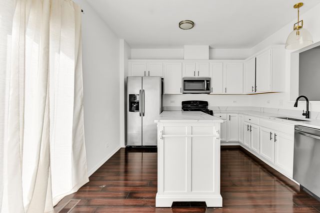 7515 Savoy Lane C, Bridgeview, IL 60455