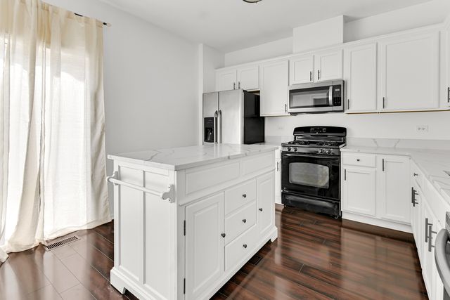 7515 Savoy Lane C, Bridgeview, IL 60455