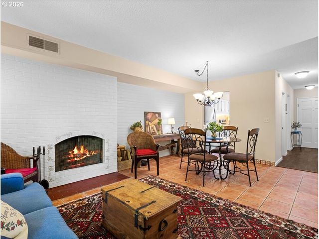 8512 Sw BRIGHTFIELD Cir, Tigard, OR 97223