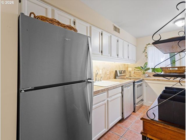 8512 Sw BRIGHTFIELD Cir, Tigard, OR 97223