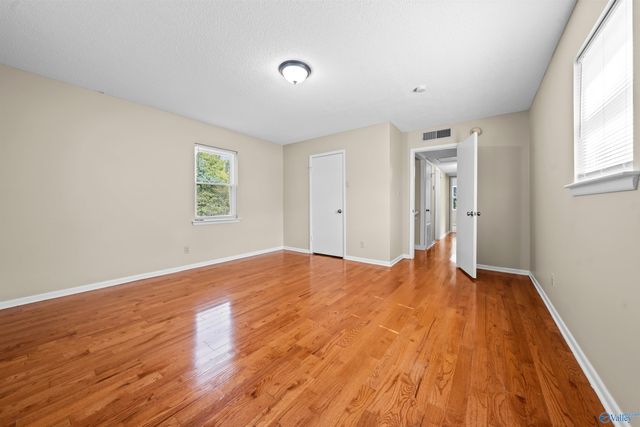 321 Hillside Road SW, Decatur, AL 35601