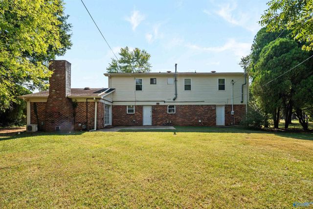 321 Hillside Road SW, Decatur, AL 35601