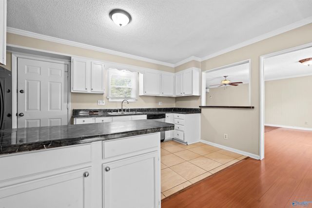 321 Hillside Road SW, Decatur, AL 35601