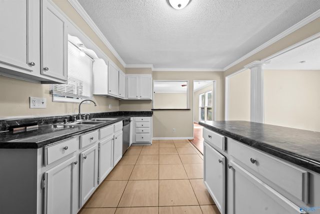 321 Hillside Road SW, Decatur, AL 35601