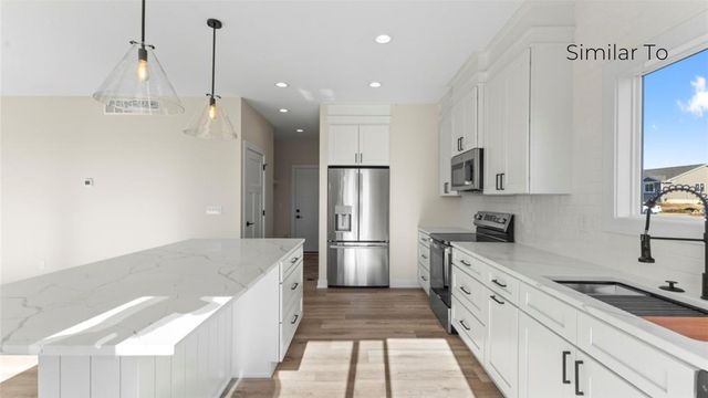 315 NW Lavelle Court, Waukee, IA 50263