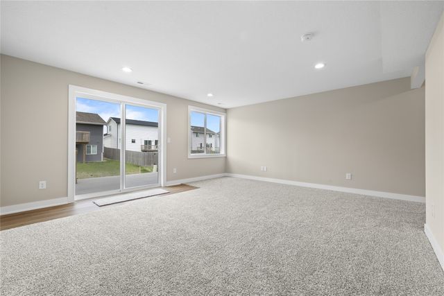 315 NW Lavelle Court, Waukee, IA 50263