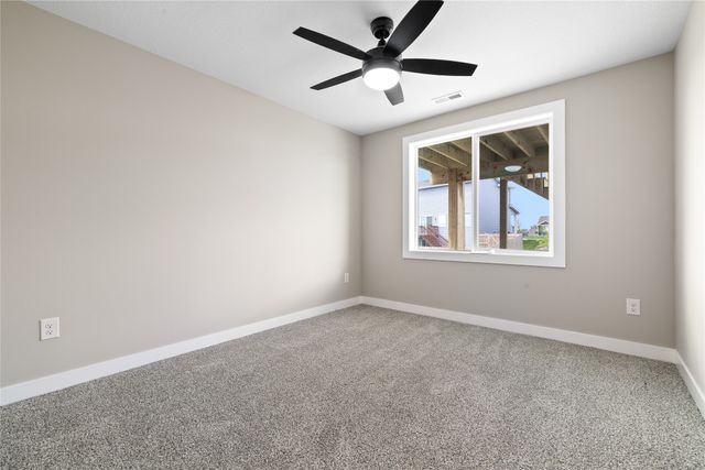 315 NW Lavelle Court, Waukee, IA 50263