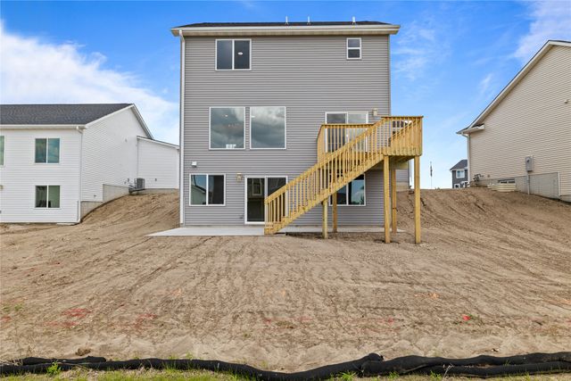 315 NW Lavelle Court, Waukee, IA 50263