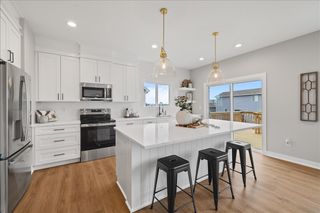 315 NW Lavelle Court, Waukee, IA 50263