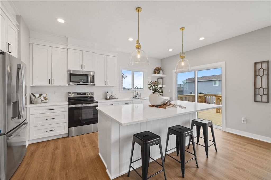 315 NW Lavelle Court, Waukee, IA 50263