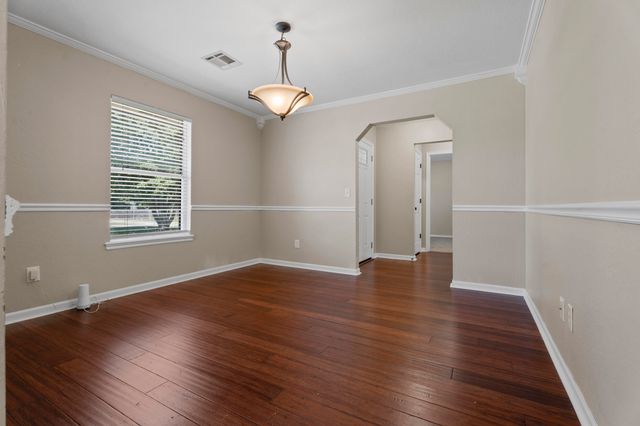 608 E 10th Street, Grove, OK 74344