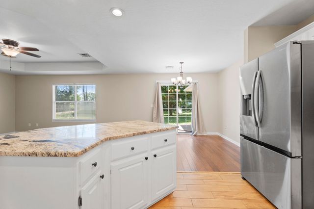 608 E 10th Street, Grove, OK 74344