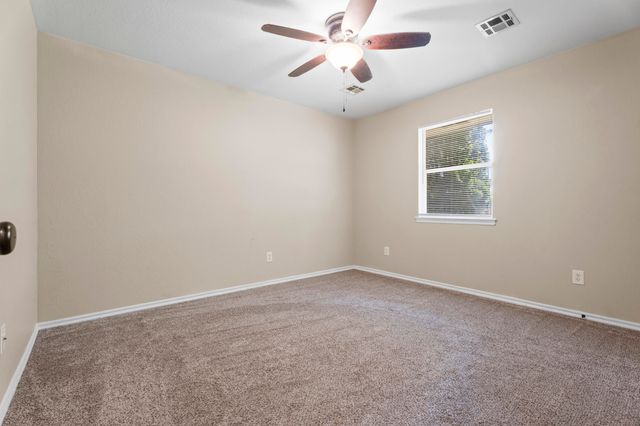 608 E 10th Street, Grove, OK 74344