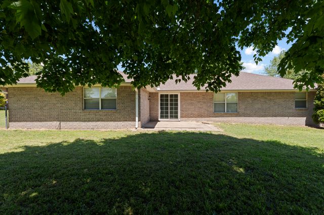 608 E 10th Street, Grove, OK 74344