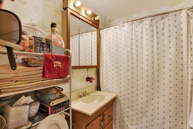 6403 ROLLING GREEN PLACE, Tampa, FL 33634